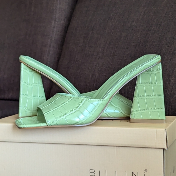 Billini light green summer sandals with triangle hilll - Picture 2 of 5